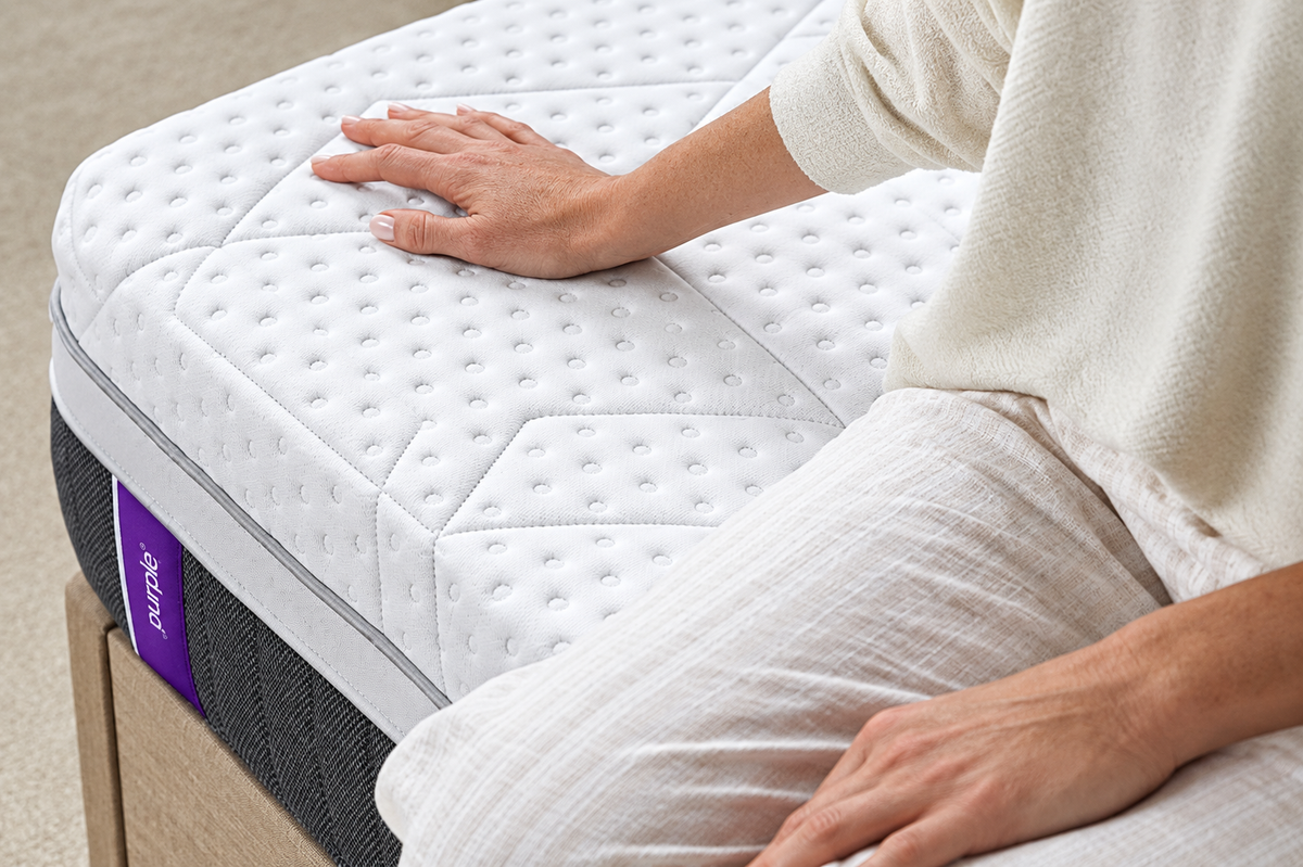 Emma Helix Hybrid Deluxe King Size Mattress, view 2